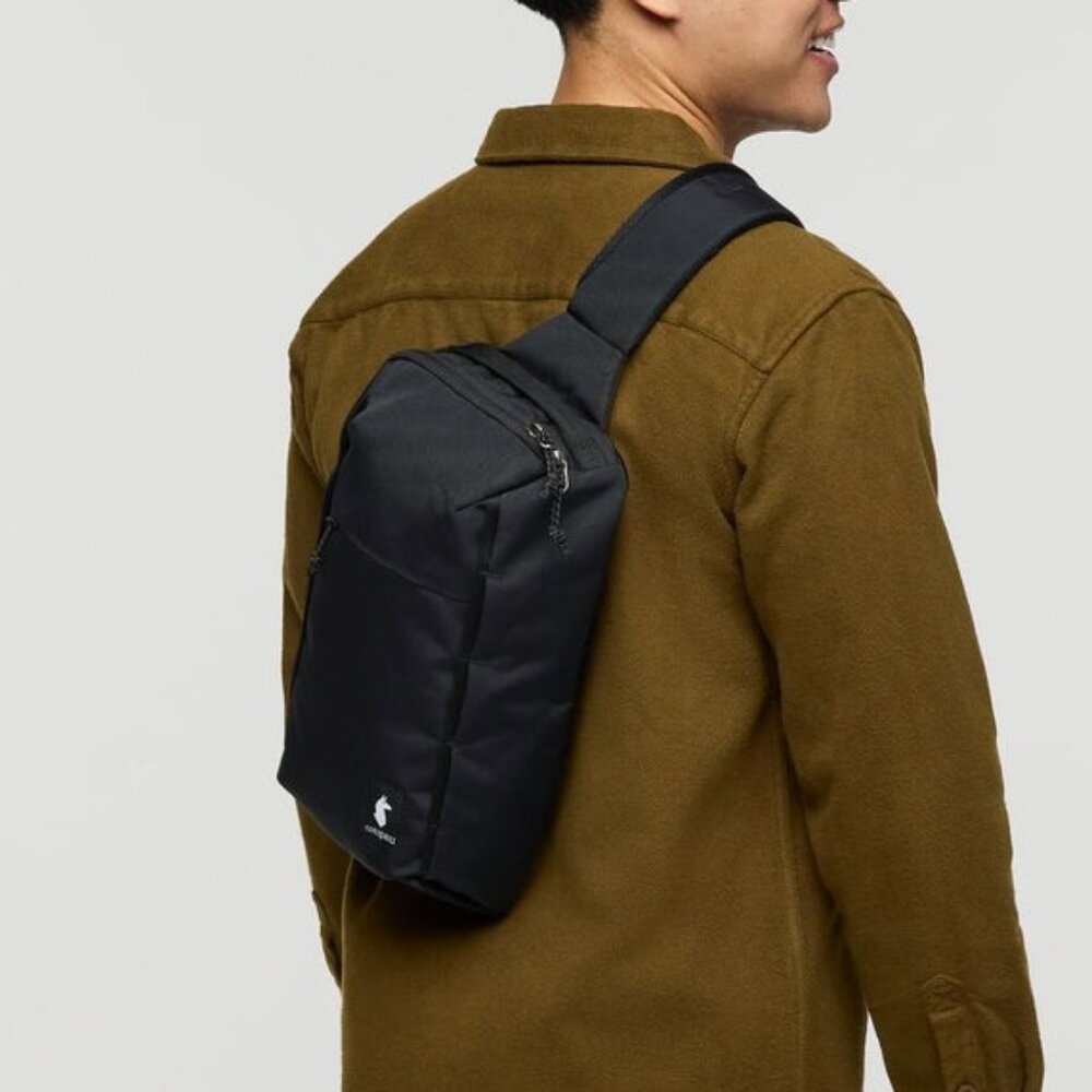 COTOPAXI | Todo 8L Cada Día Sling Bag | Black | Padded pocket & cross body strap